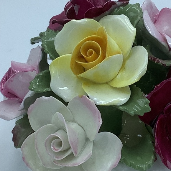 Aynsley England Hand Modeled and Painted Fine Bone China Flower Bouquet - Picture 7 of 15